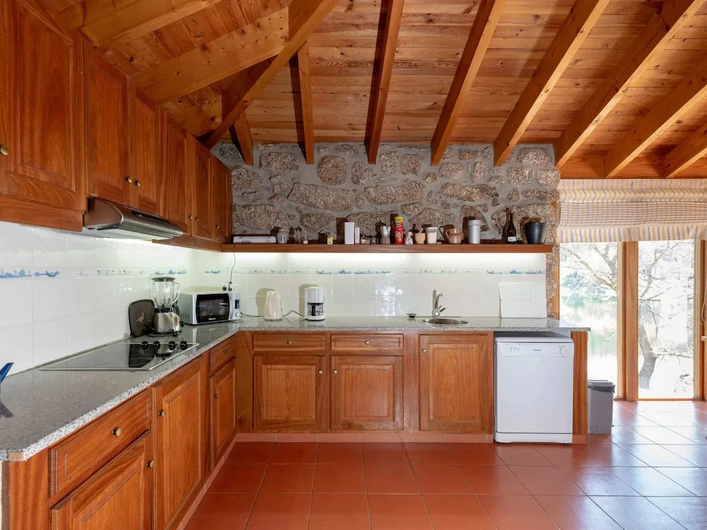 Mansion in Dão Valley by River Beach