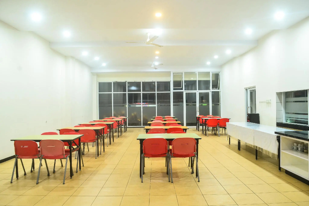 Capital O 1246 Hotel Grand Pacific