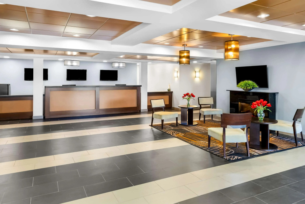 Best Western Thompson Hotel & Suites