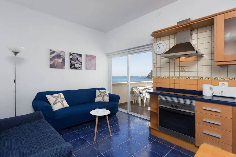 Las Gaviotas Beach I