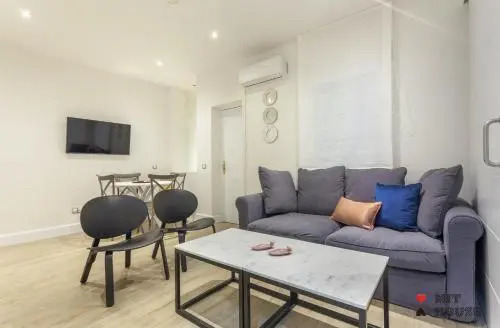 Mit House Universidad En Madrid
