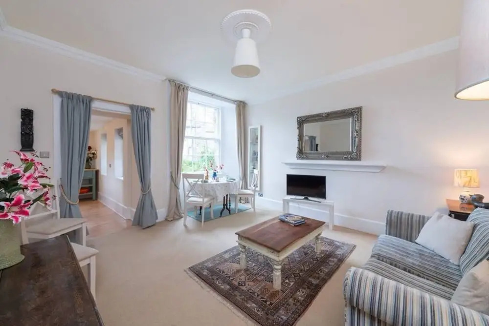 1 Bedroom Apartment in New Town