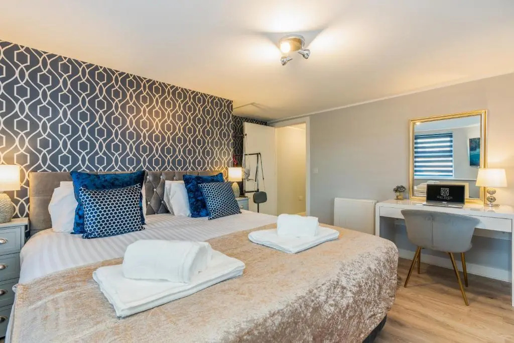 Charming Apartment In Andover Town Centre 55'' 4K Smart TV Netflix
