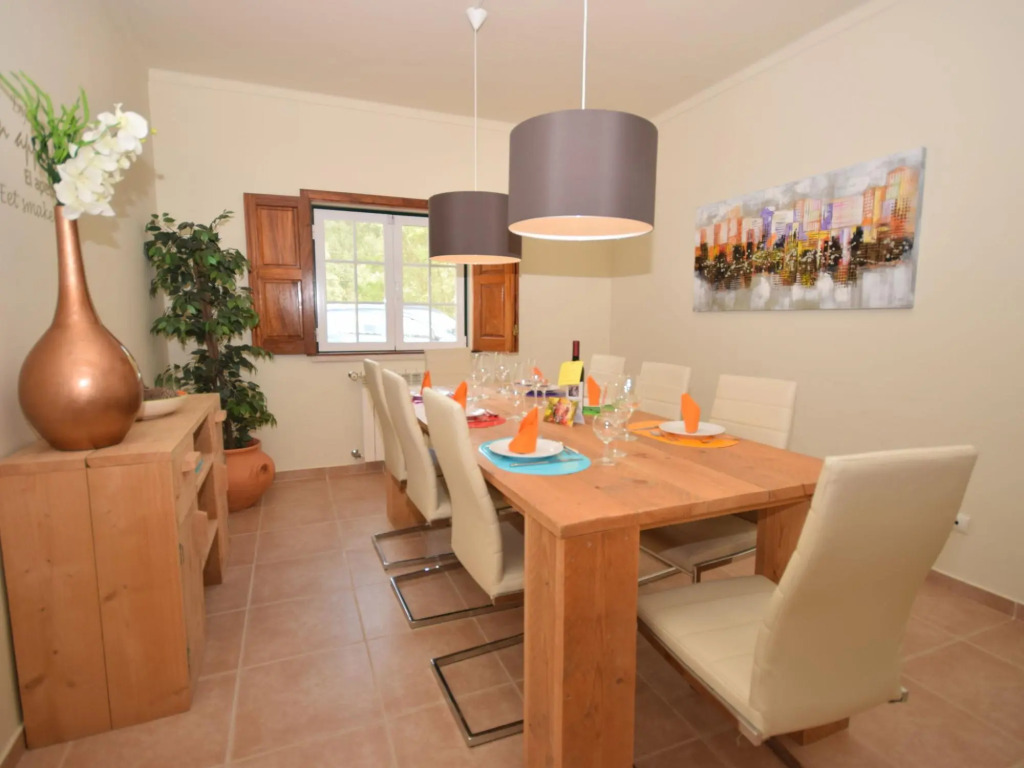 Luxurious Villa in Caldas da Rainha with Swimming Pool