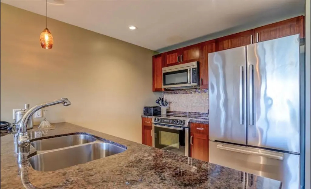 Ocean View Condo with Den in Magnificent Honua Kai K640