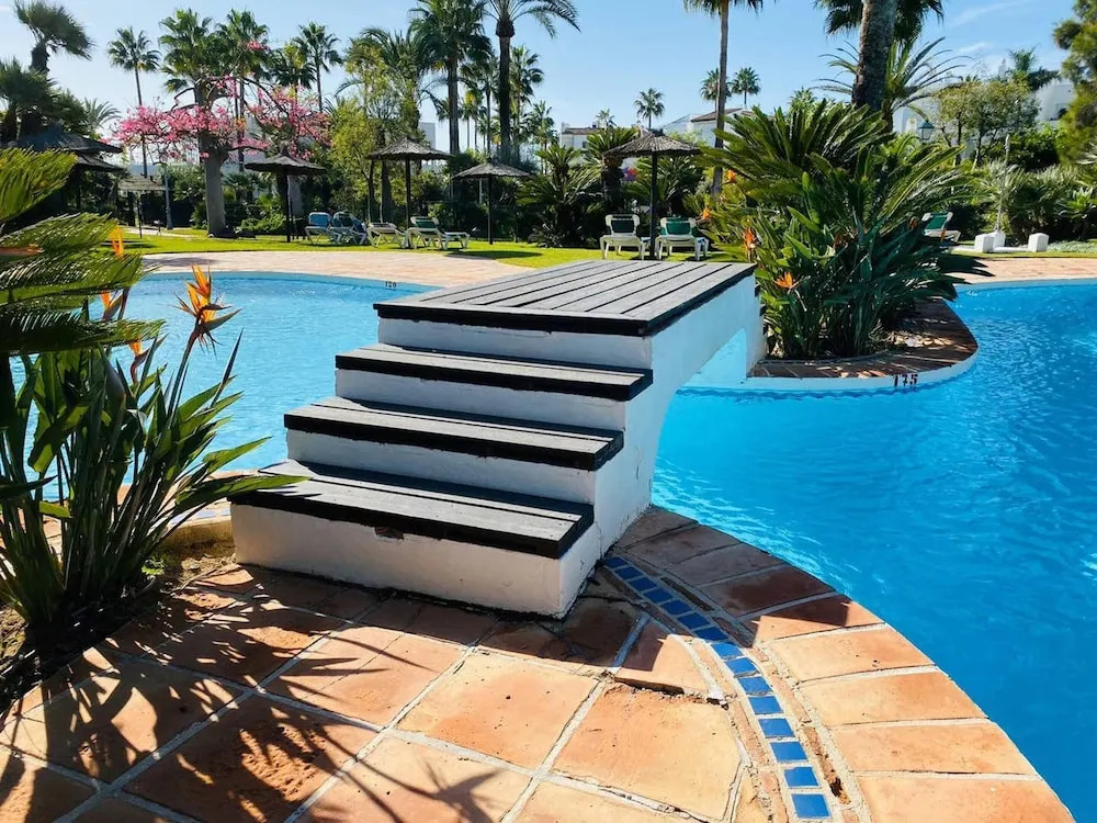 House With 3 Bedrooms in Estepona, With Pool Access, Enclosed Garden and Wifi - 150 m From the Beach