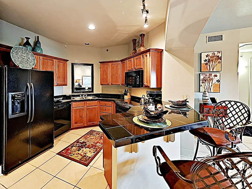 New Listing! Top-floor Perch W/ Pools - Near Beach 3 Bedroom Condo
