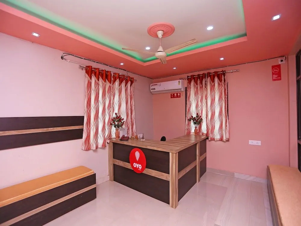 OYO 9842 Hotel Shibani & Suhani