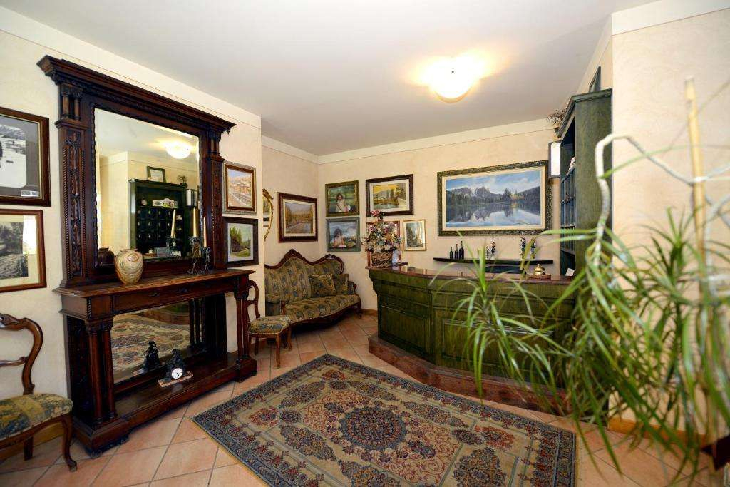 Hotel Veduta dellAdamello