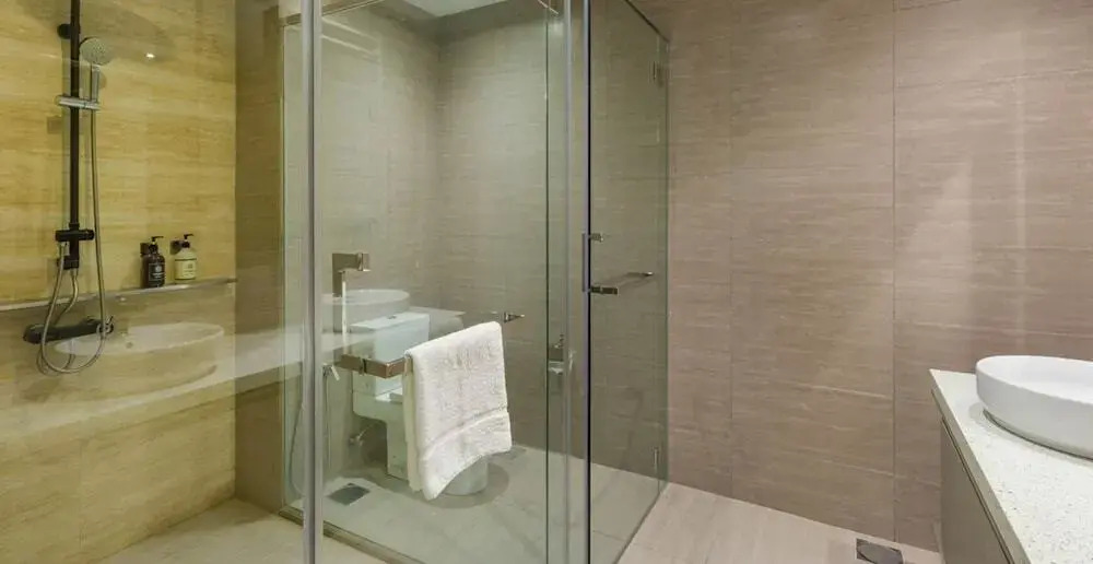 OYO 466 Home Studio Expressionz Suites KL Tower View from Pool