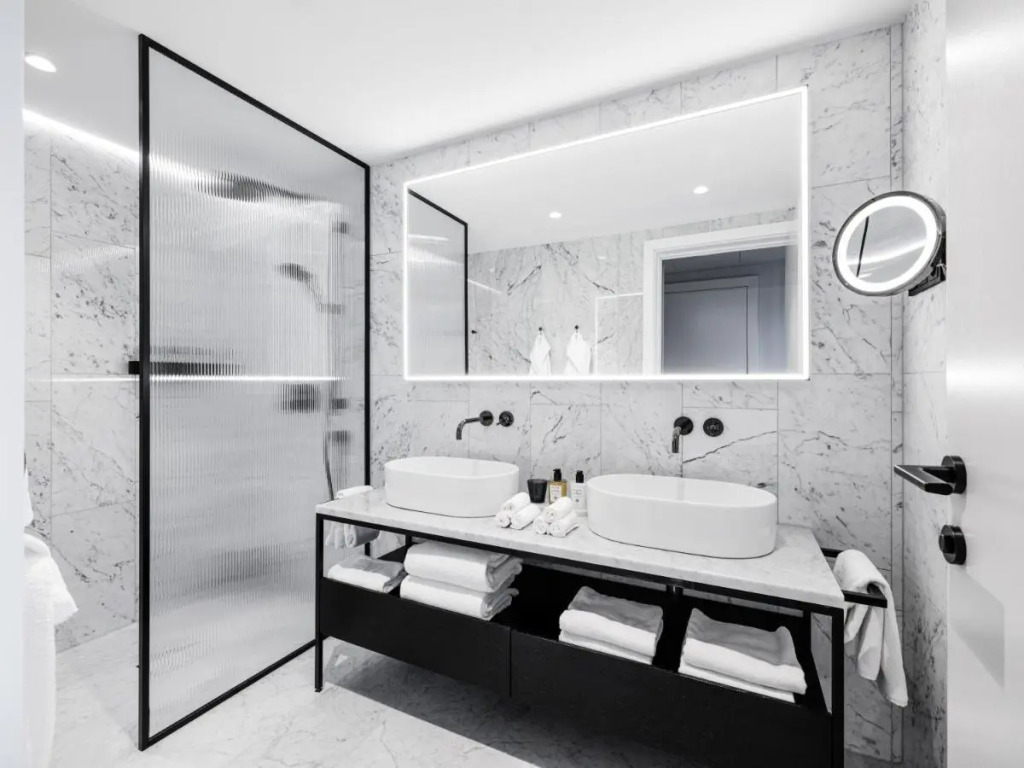 The Best Hotel in Brussels (TEST HOTEL)
