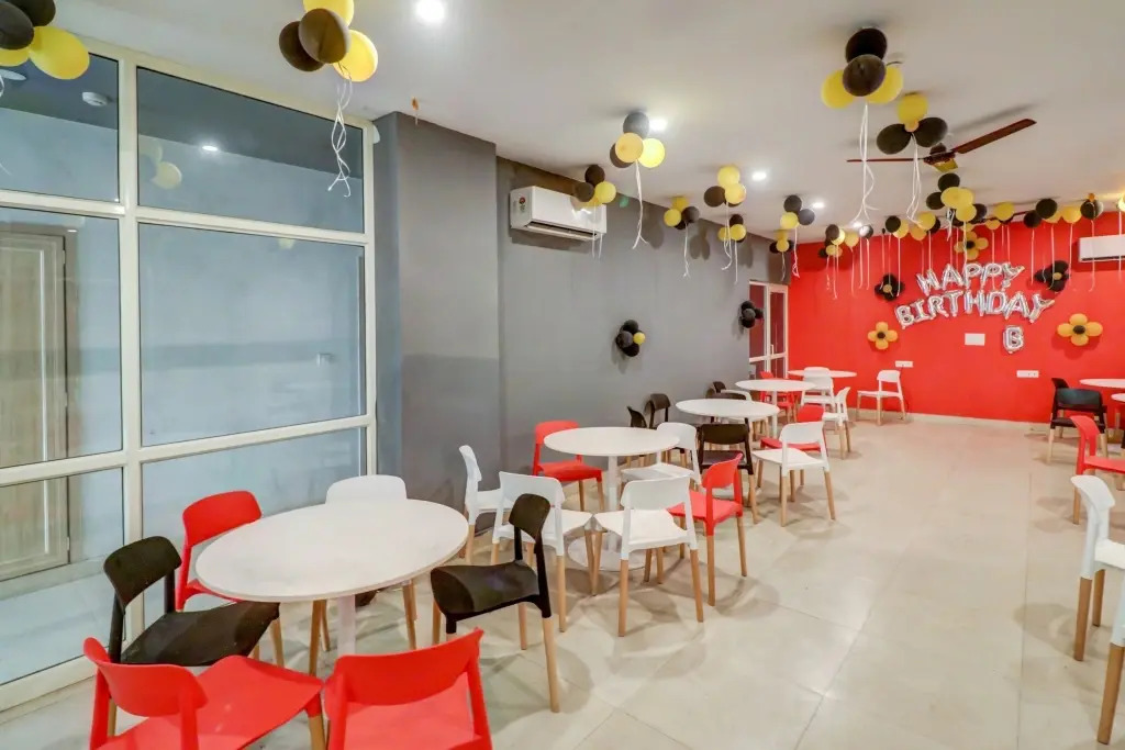 OYO 79898 Grand Hotel