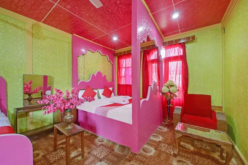 Amina Group Of Houseboats