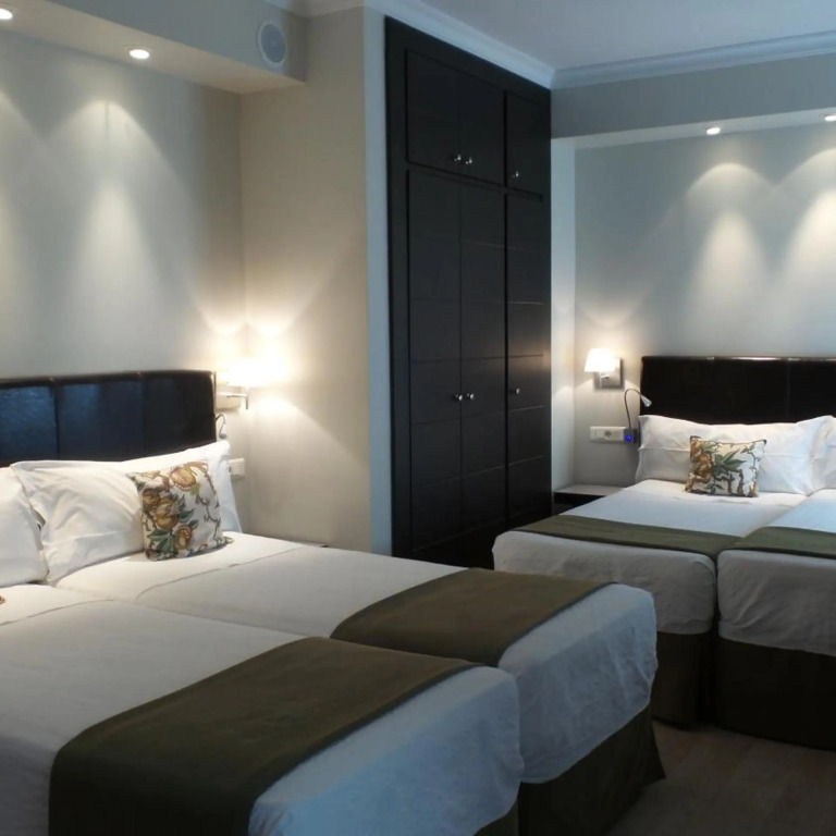 Hotel Moderno Puerta del Sol