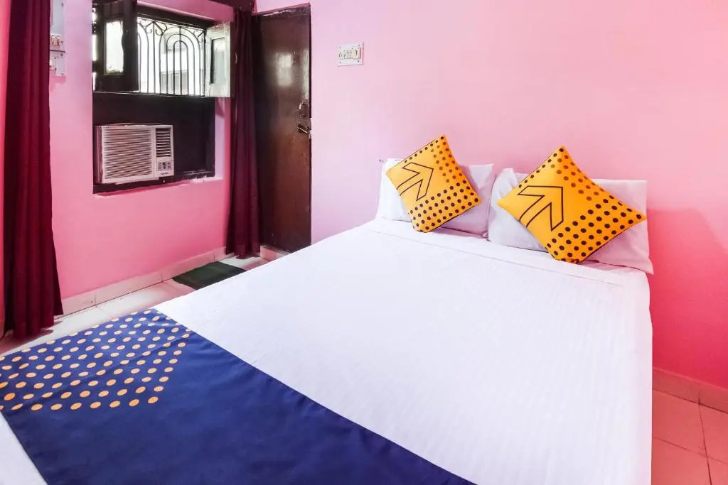 SPOT ON 62663 Hotel Cb Palace