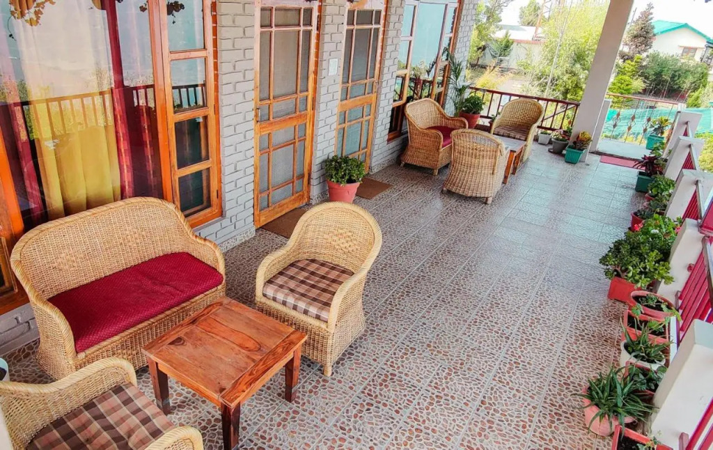 Tehri Retreat Sursingdhar, Near New Tehri & Kanatal, By Himalayan Eco Lodges