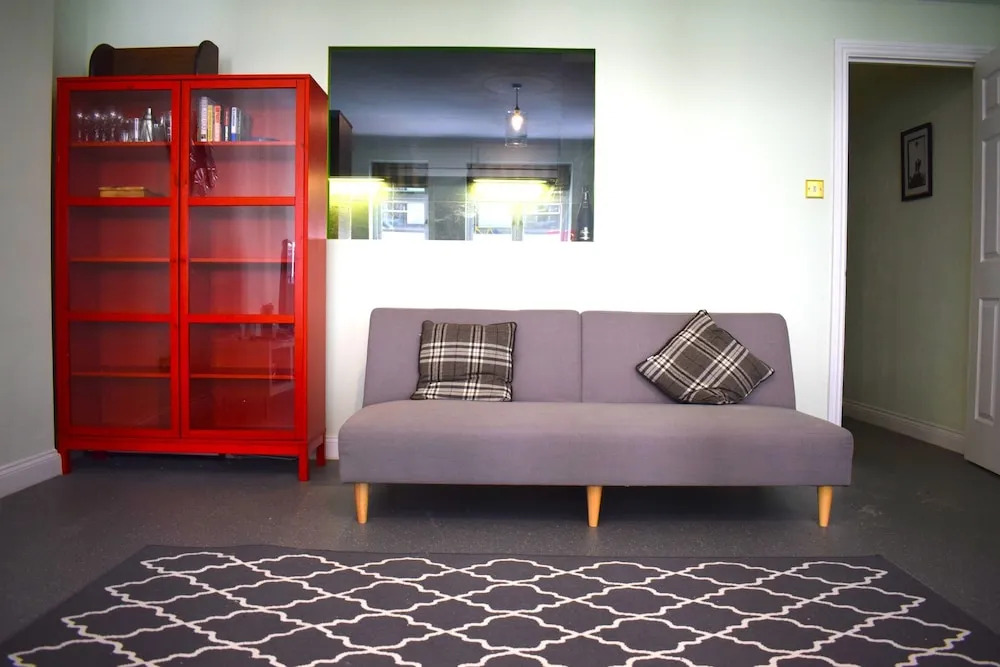 Central London Spacious 1 Bedroom Flat