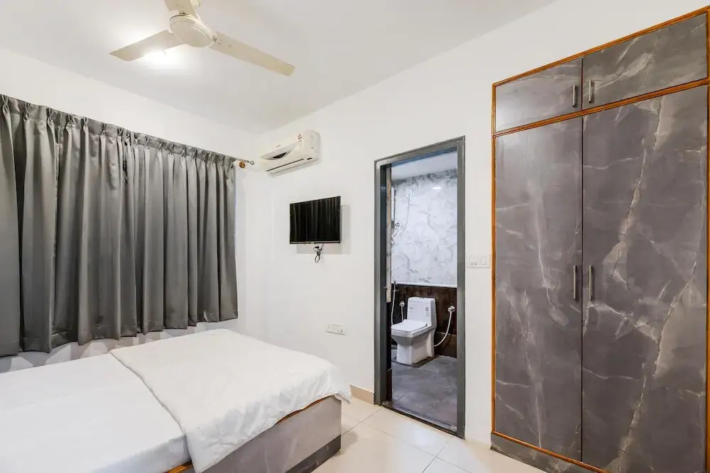 Diamond Suites Service Apartment