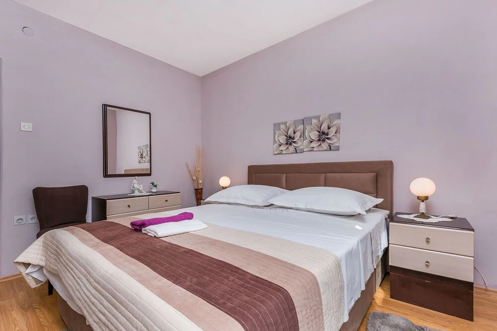 Apartment and Rooms Tatijana