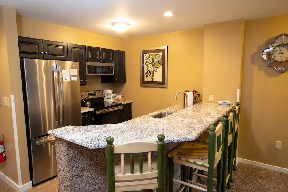 Mountain Lodge At Okemo-1br Newly Renovated 1 Bedroom Condo by RedAwning