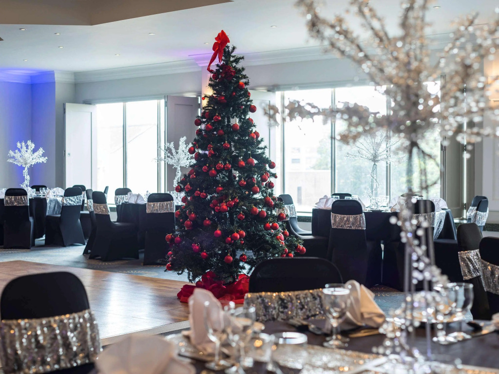 Отель Mercure Bedford Centre Hotel