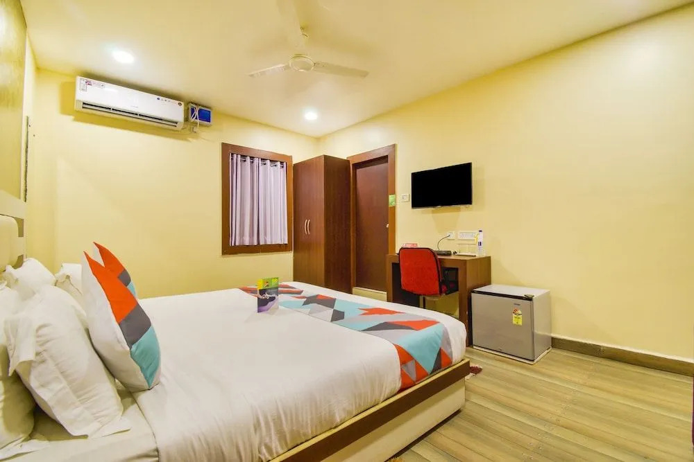 OYO 10153 Hotel Paradise Convention