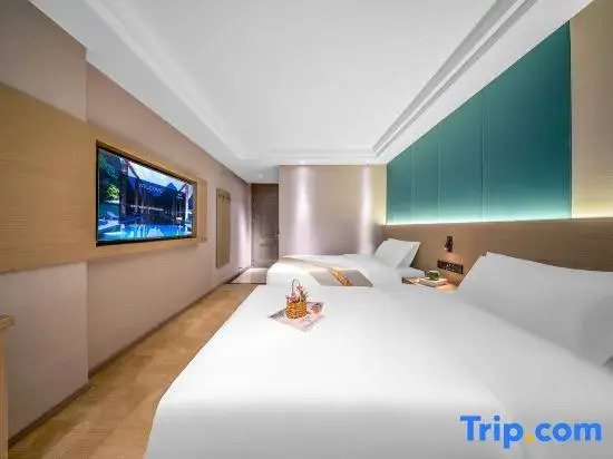 Left  Bank Yunji  Hotel