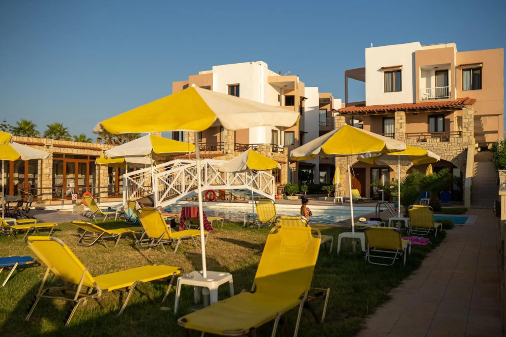 Ekavi Hotel