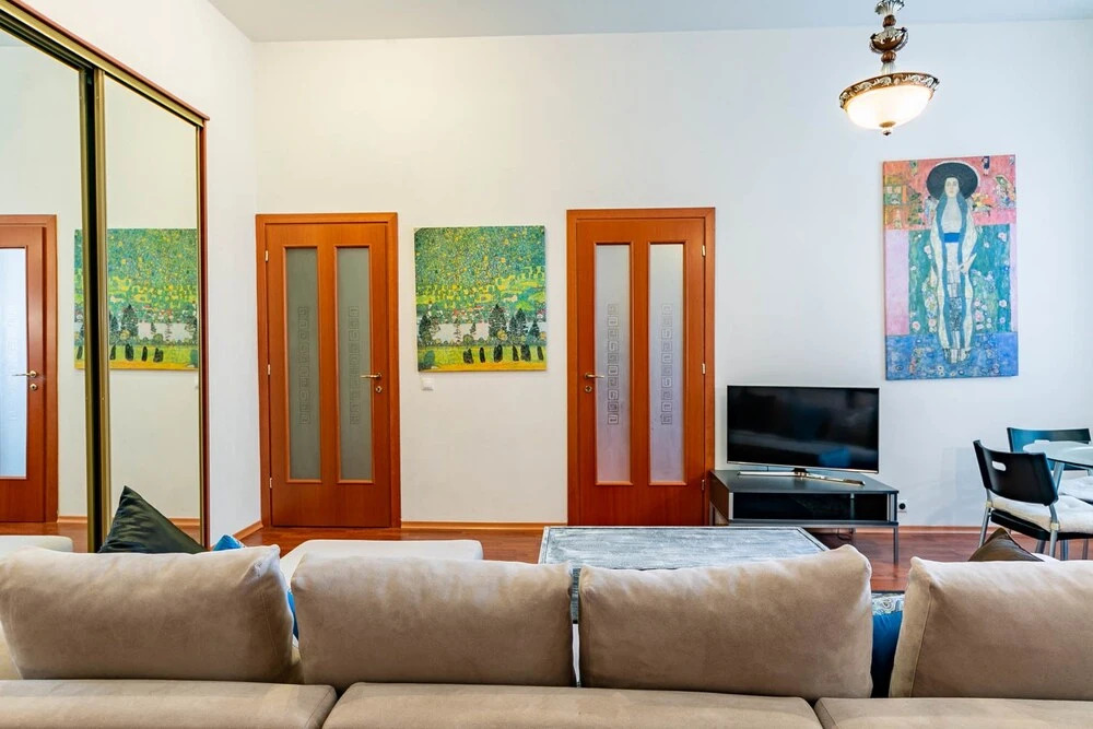 Atmospheric apartment on Nevsky prospect