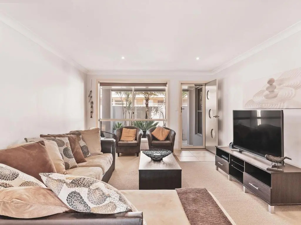 Unit 3 23 BOOYONG STREET