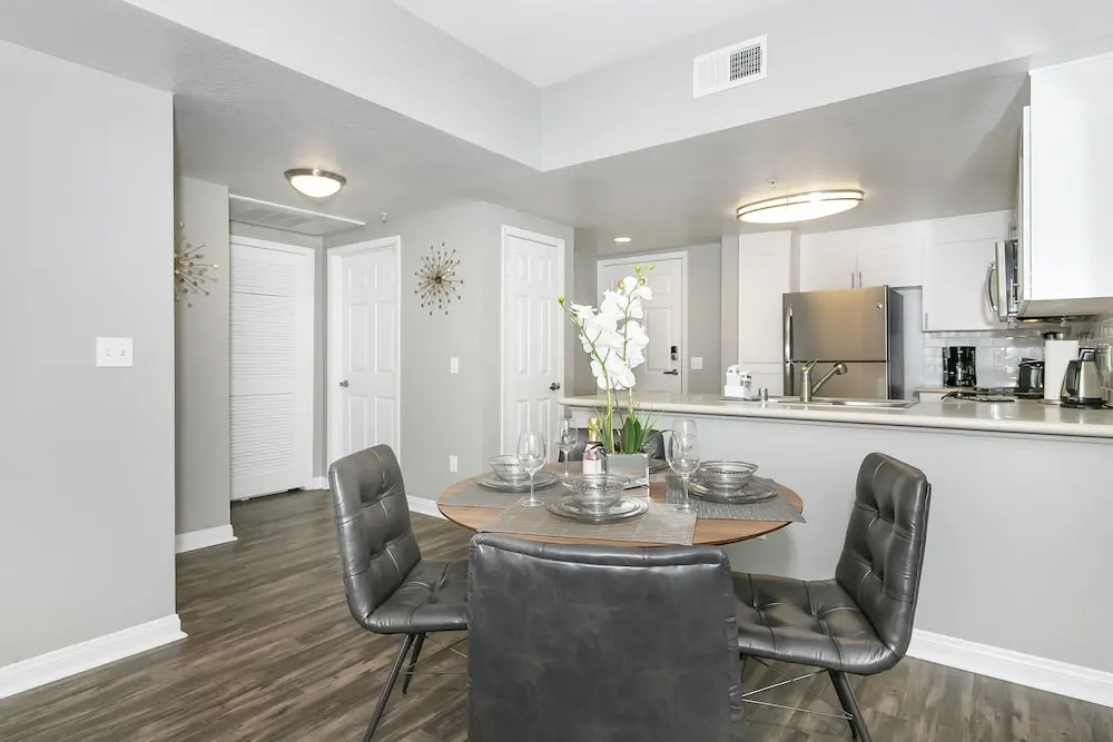 Luxury Stay by SB Suites