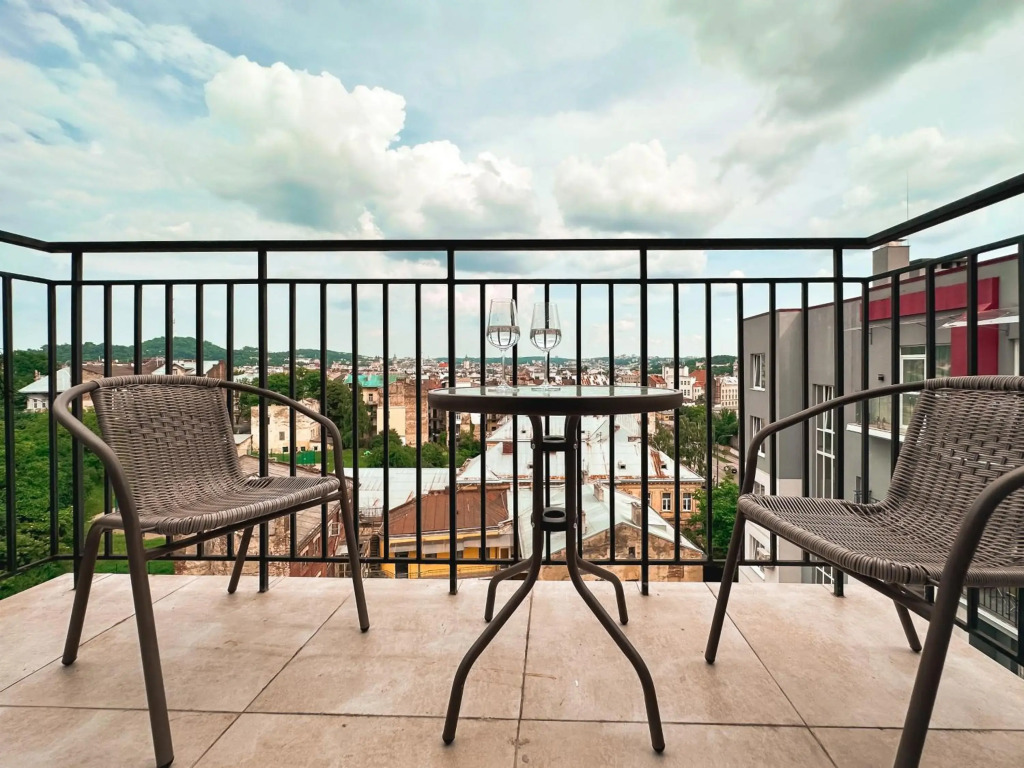 Royal 2 apartments on Shevchenka 38 str