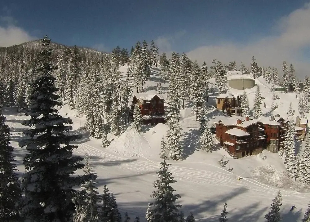 Home with Private Hot Tub and Slope Side View by RedAwning
