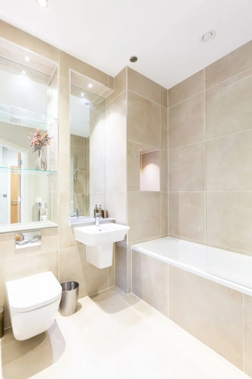 Split Level 2 Bed In Maida Vale, Near Paddington