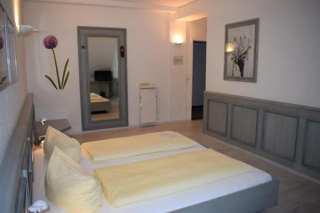 Avenue Hotel