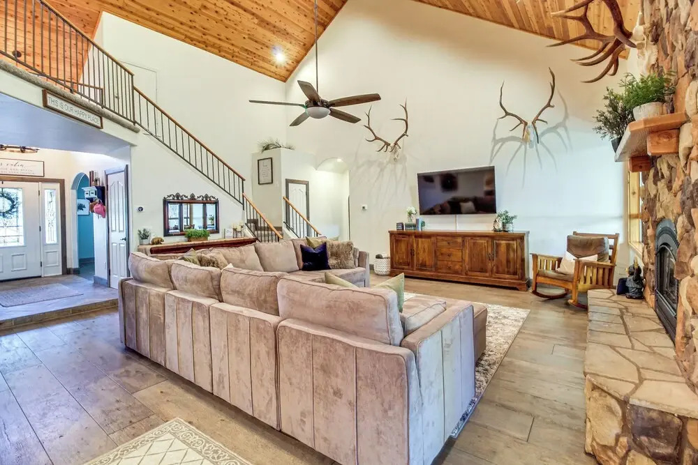 Near Woodland Lake Park: Cabin w/ Serene Deck!