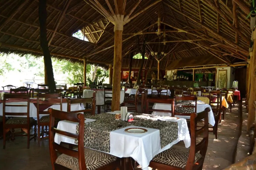 Exploreans Mara River Camp