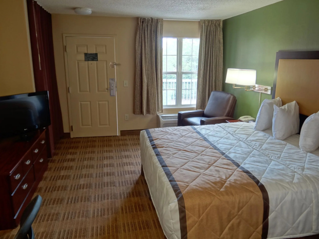 Studio 6 Suites Fresno North CA