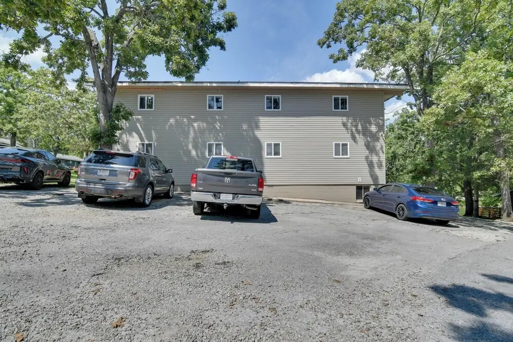 Pool & Dock Access: Apt on Table Rock Lake