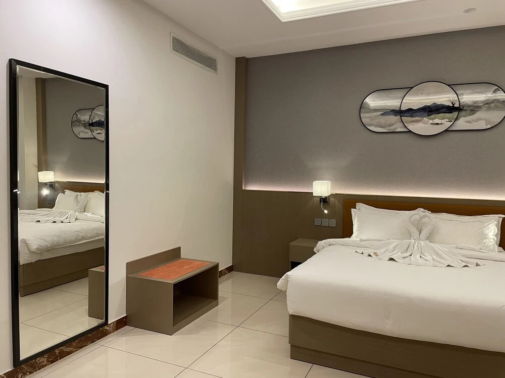 Season Inn Hotel