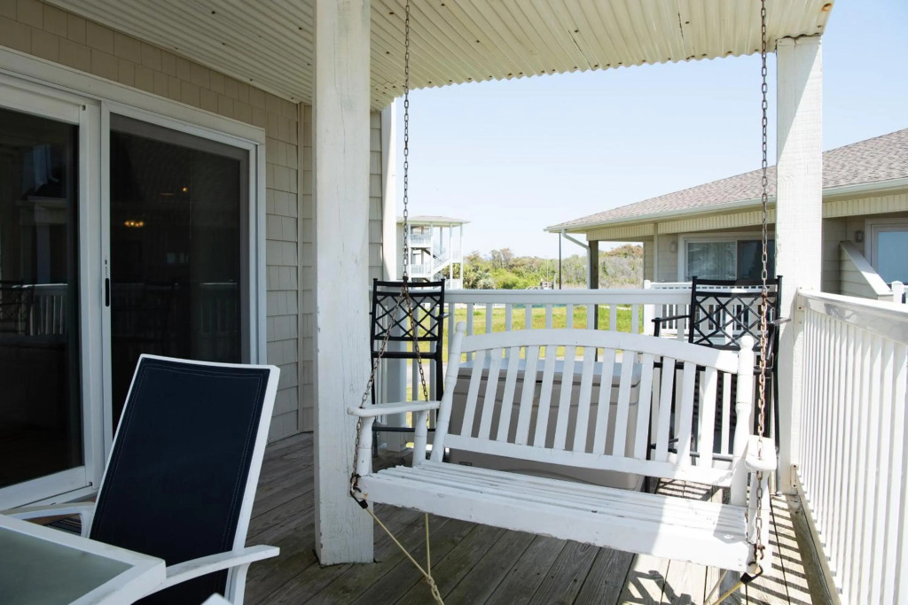 Southern Shores Oak Island Oceanfront with Pool Villa
