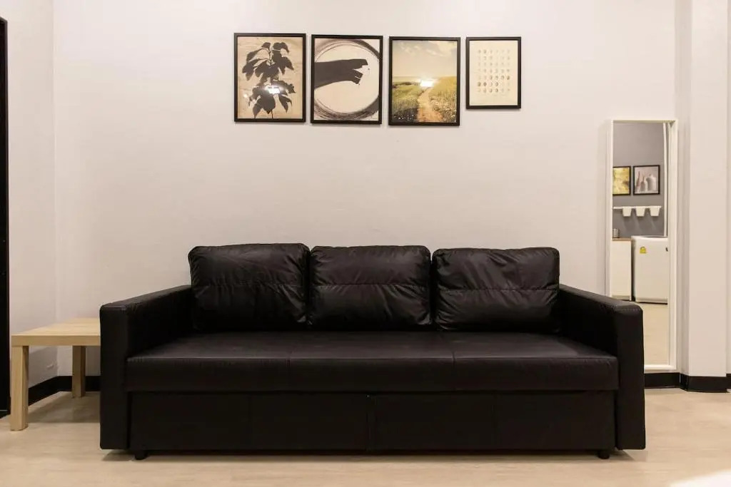 U2 Large 2 Bedrooms 100m to BTS station