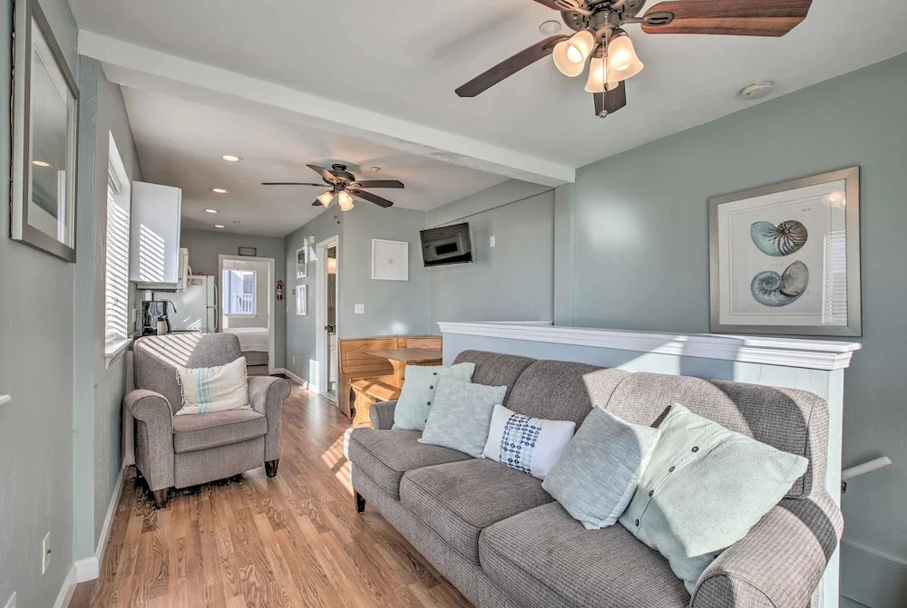 York Beachfront Condo - Steps to Long Sands!