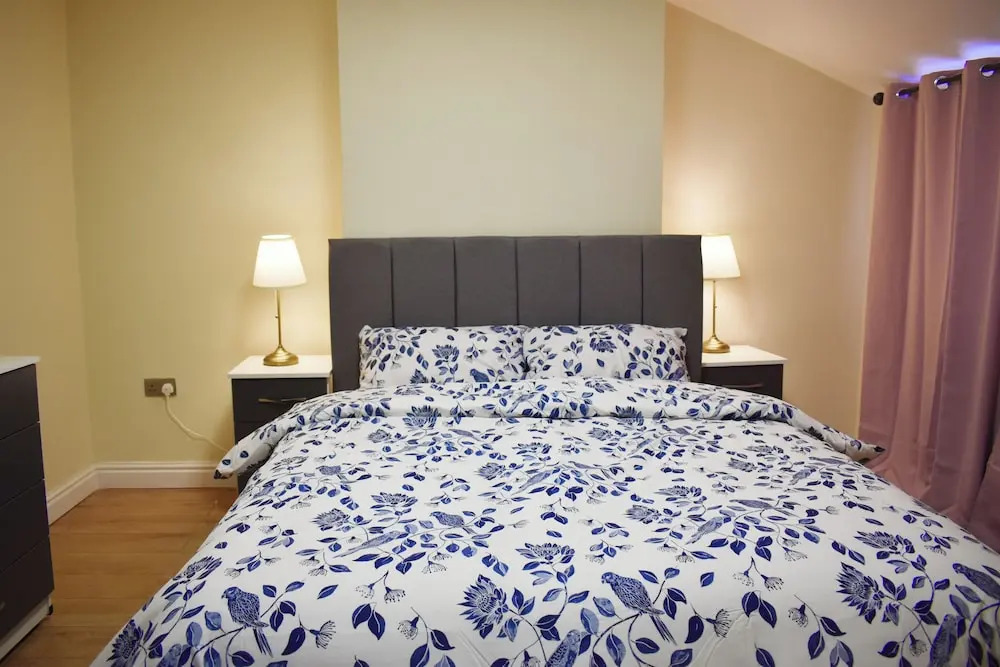 Bedroom in Apartment Walkable china town