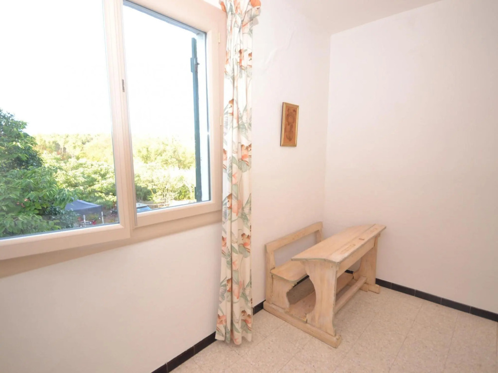 Beautiful Apartment in Mèze with Swimming Pool