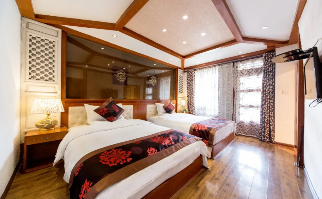 Lijiang Scenic Vacation Hotel