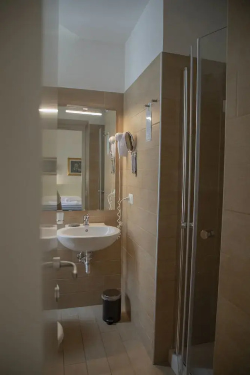 H22 Hotel