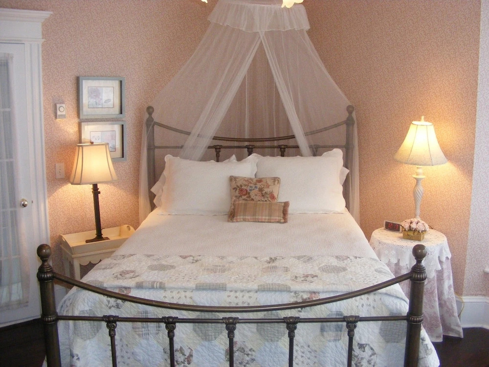 Rothesay House Heritage Inn B&B