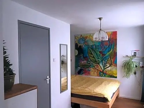 Private studio room in De Pijp
