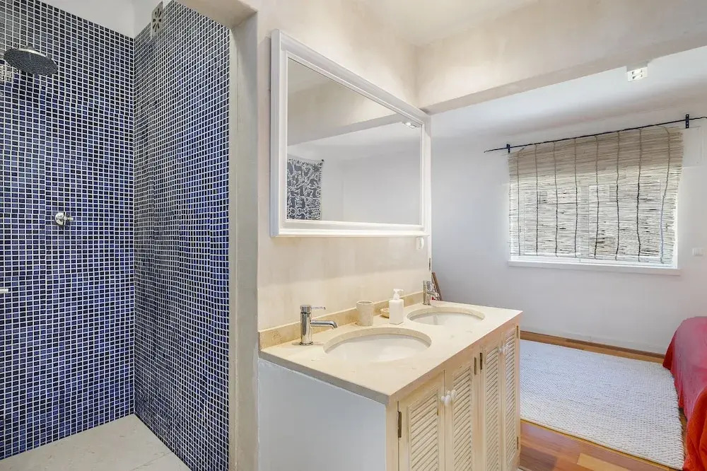 Stylish Sunny Penthouse Near Cascais Center & Greenspace